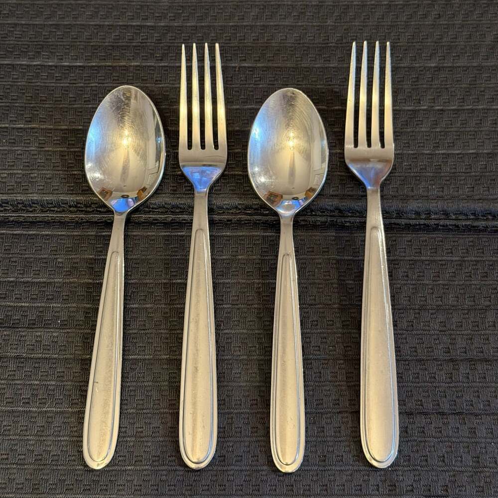 Oneida Peninsula-Jordan Stainless Flatware Silverware 4-Piece Lot